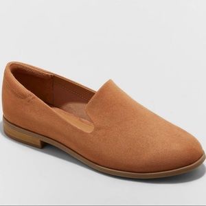 Universal thread loafers